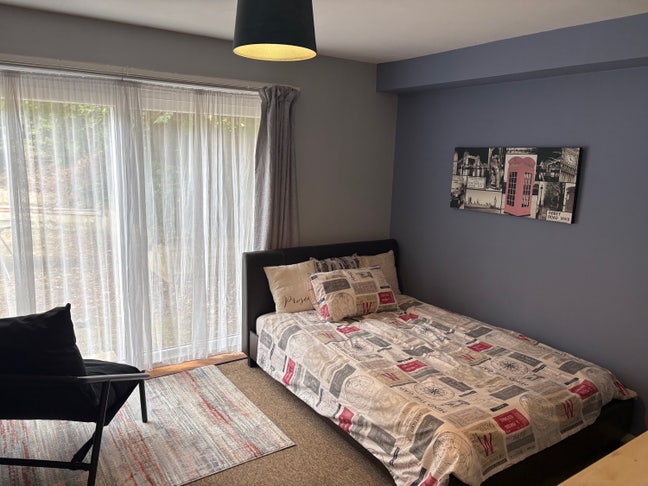 Your new home! Own en-suite included! Main Photo