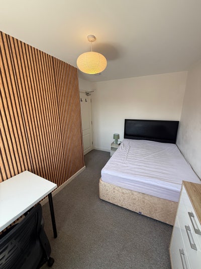 Friendly Professional house share all bills incl Main Photo