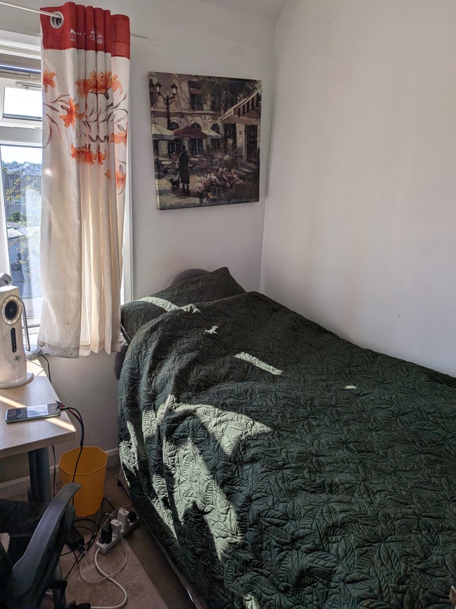 Single room in friendly house for male  Main Photo