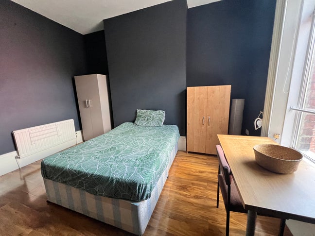 Couples Room  in Friendly Shared House Main Photo