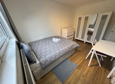03 rooms in East Putney (2 doubles + 1 ensuite) Main Photo