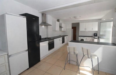 Rooms available  Main Photo