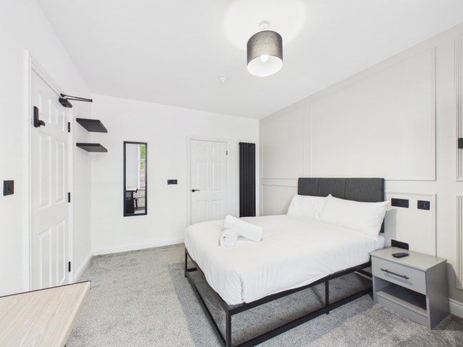 Five Bedroom Luxury Rooms in a HMO to let Main Photo