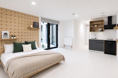 Studio Flat on Commercial Road|LimehouseCouples Ok Main Photo