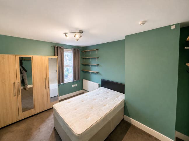 🏡 4 Rooms Available | Spacious 8-Bed House Share Main Photo