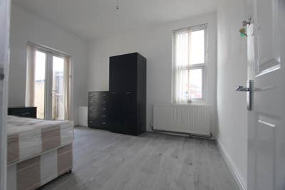 Double Room Bills Included  Main Photo