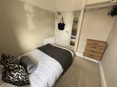 Multiple Room Available Near Gloucester Road Main Photo