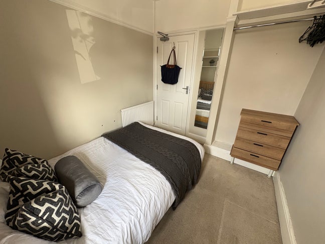 Multiple Room Available Near Gloucester Road Main Photo