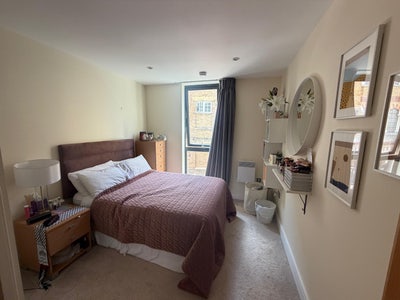 Double room 10min to London Bridge / Own Bathroom Main Photo