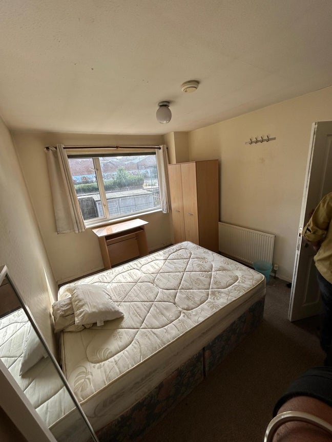Double Room Available Main Photo