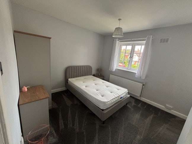 Furnished Double Room Available Main Photo