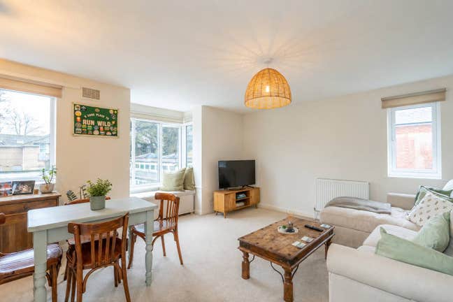 Double Room in 2-Bed City Centre Flat Share Main Photo