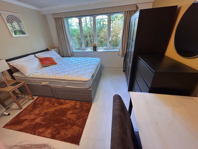 Wimbledon - double room available in quiet area Main Photo