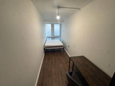 Cosy Double Room &pound;850 Bills Inc — 10min to C.Wharf Main Photo