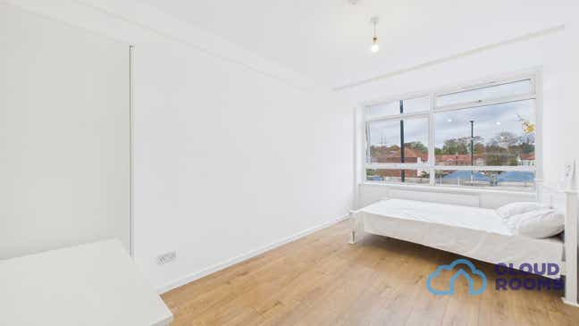 South London – CR4 🏠 Merton / Mitcham Zone 3 Main Photo