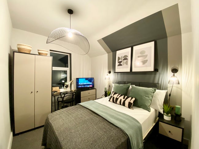 Top Floor Room Near to Derby City and University Main Photo