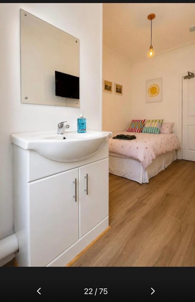 Choice of lovely clean modern rooms Main Photo