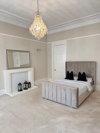 Bay Double Bedroom | Pollokshields G41 Main Photo