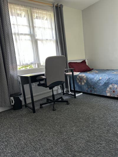 Single Spacious & Cosy Room fast Wi-Fi Main Photo