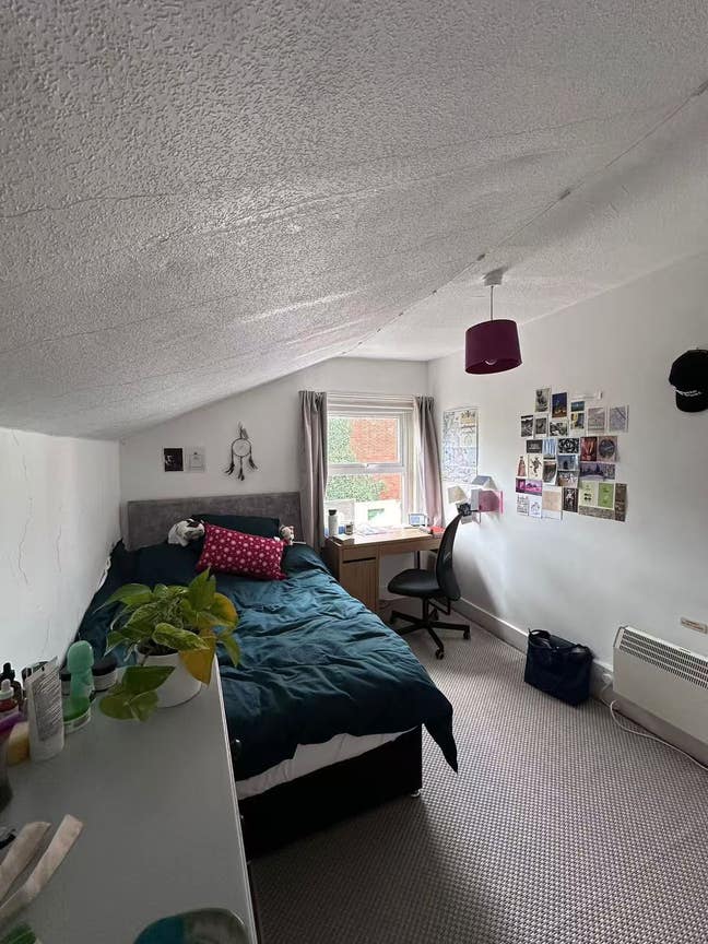 Room available just off Cowley Road Main Photo