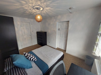 (20 Oct) GU2 8Lu: Ensuite Close to Royal Surrey  Main Photo