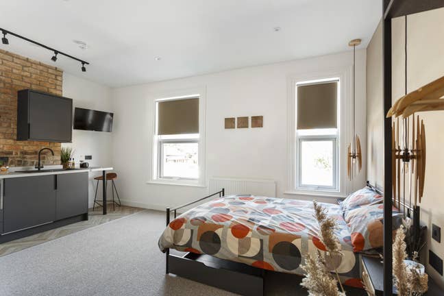 Stunning Studio & Room Near Royal Derby Hospital! Main Photo