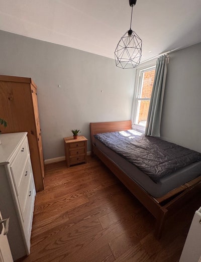 Room in SW2 - 15 Min Walk from Clapham North Main Photo