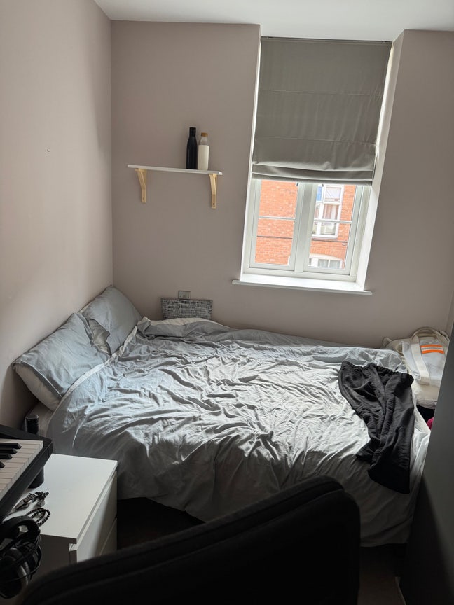 Ensuite Double Bedroom in Leamington Town Centre Main Photo