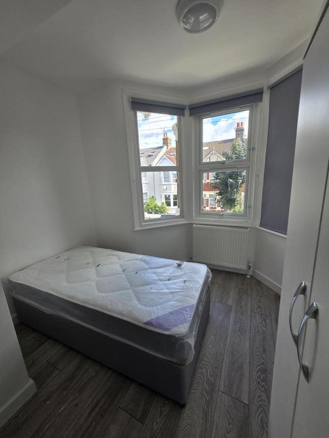 Dss / Uc Welcome – Modern Self-Contained En-Suite  Main Photo