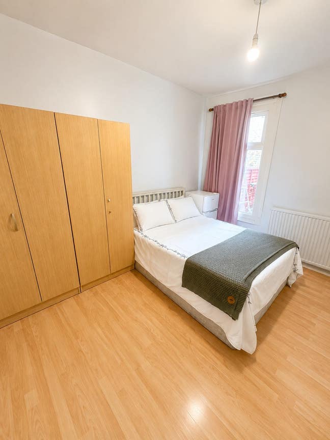 Stratford | Double Room for 1 Person | 0 Deposit. Main Photo