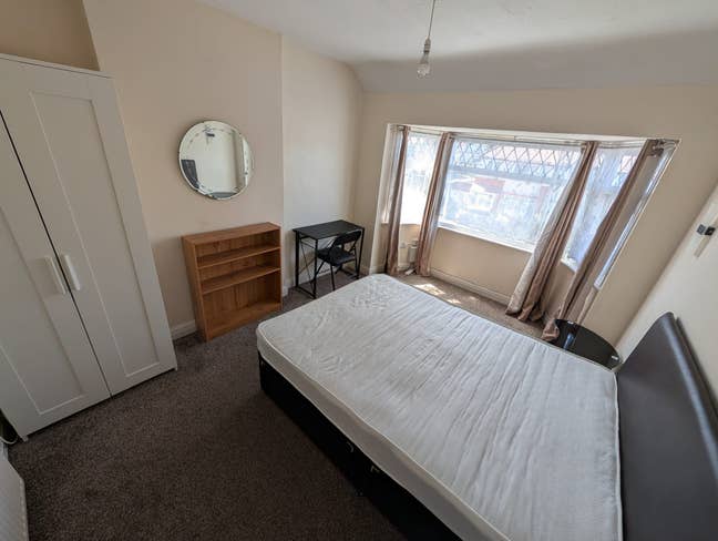  Double room available for rent Main Photo