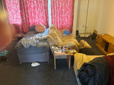 Looking for a friendly Roommate Main Photo