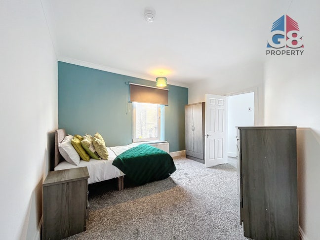 Couple Room Available | Doncaster Rd, Barnsley Main Photo