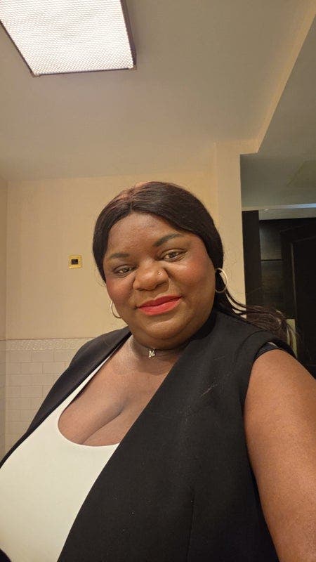 I am a professional female aged 48. I am look... Main Photo