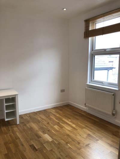 2 Bedroom Apartment  - Let per Room / Whole Unit Main Photo