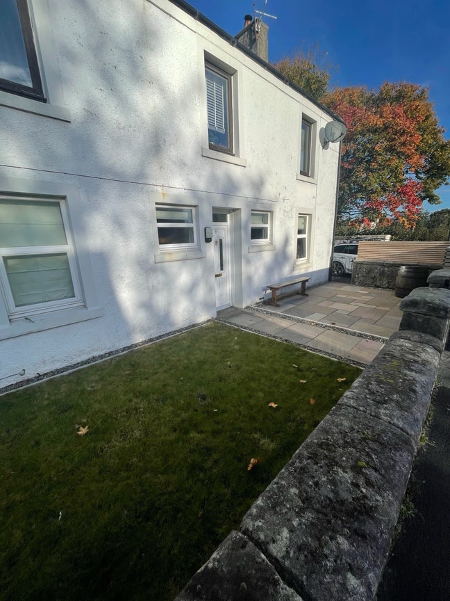 Double room in ground floor flat, Bannockburn.  Main Photo