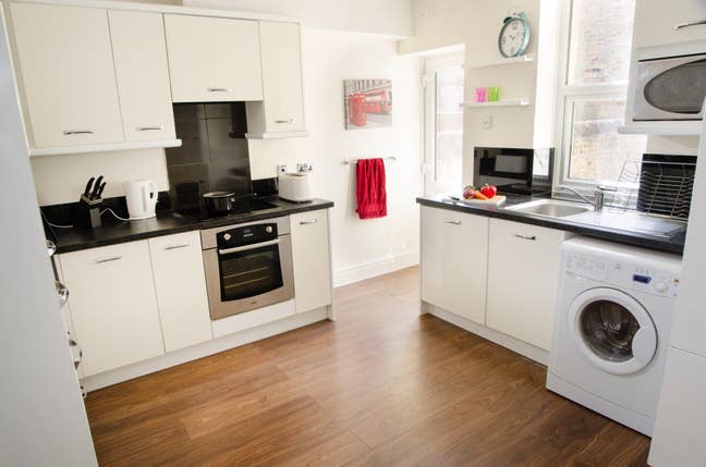 Room to Rent in Student Property - 4 Primrose Main Photo