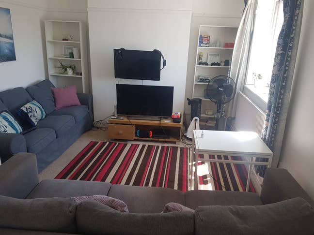 Spacious 4 bedroom  flat -Shepherds Bush Main Photo