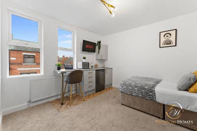 Amazing HMO in Derbyshire Lane NG15  Main Photo