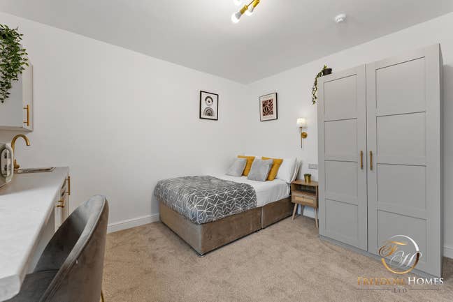 Amazing HMO in Derbyshire Lane NG15  Main Photo