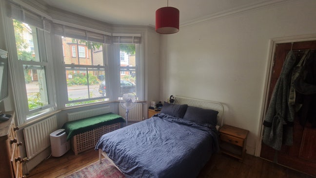 1 Double Room in Spacious Shared 3 Bed Maisonette Main Photo