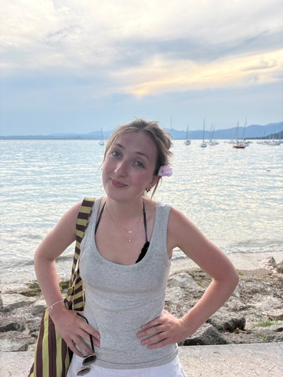 Hey!   I’m a young professional moving to... Main Photo