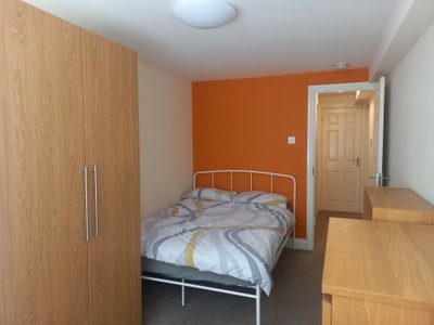 Room in Botley Main Photo