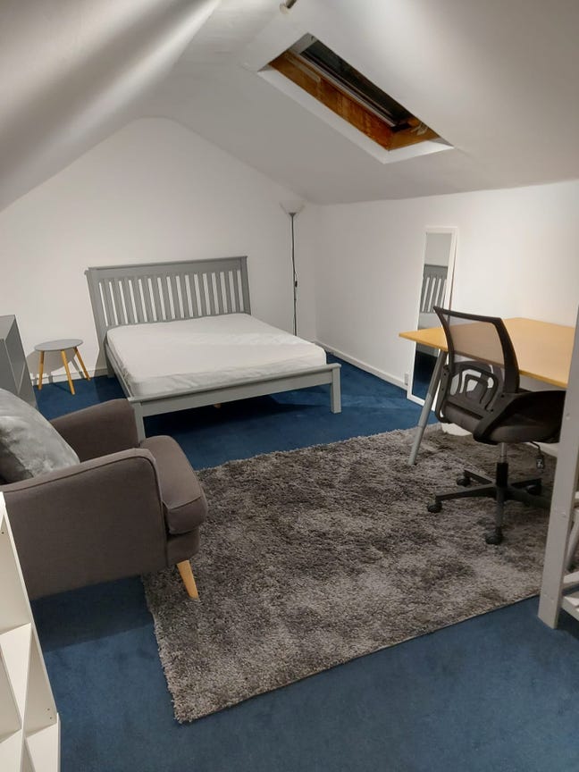 Looking for Lodger (close to city centre) Main Photo