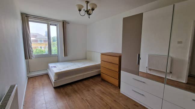 Large Double Room to Rent – All Bills Included E3 Main Photo