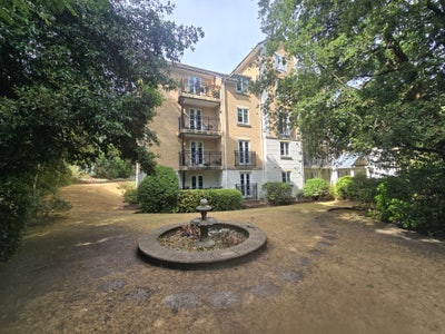 Dean Main Photo