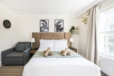 Fully Furnished Modern Studio in Zone 1 Main Photo