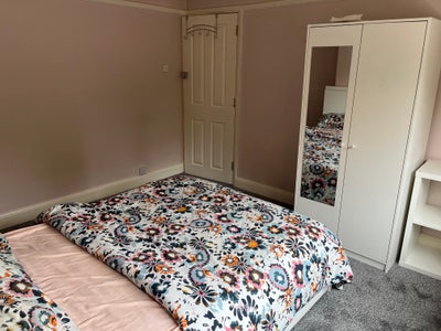 Shared room in a house in Watford  Main Photo