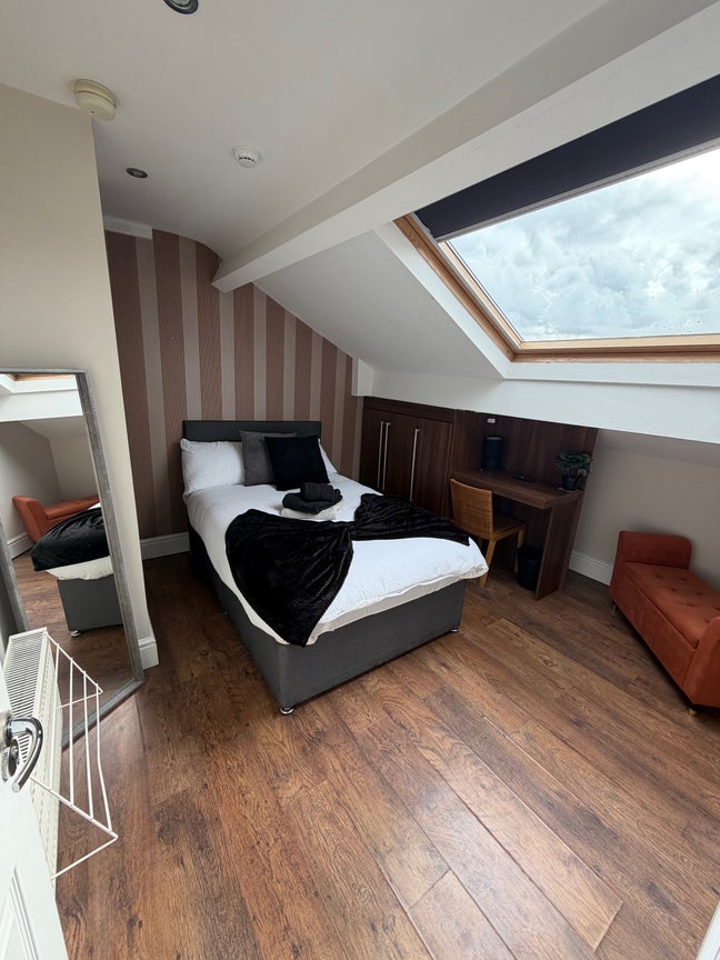 🔥2 room available now in beautiful house 🔥 Main Photo