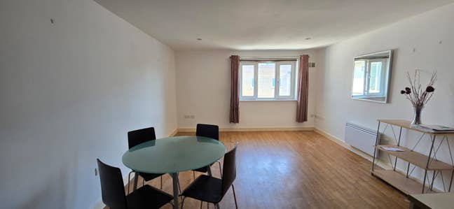 One Bedroom Apartment – Crowngate House, Bow, E3 Main Photo